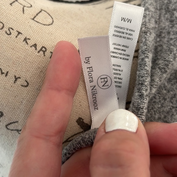 FLORA NIKROOZ Women's Gray Lace Detail Long Sleeve Lounge Sweater Size Medium - Picture 7 of 7